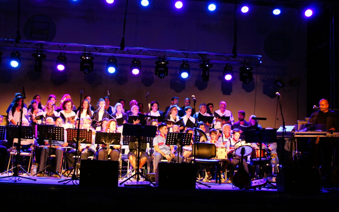 Εγγραφές στη Φιλαρμονική και τη Χορωδία του Δήμου Θήρας