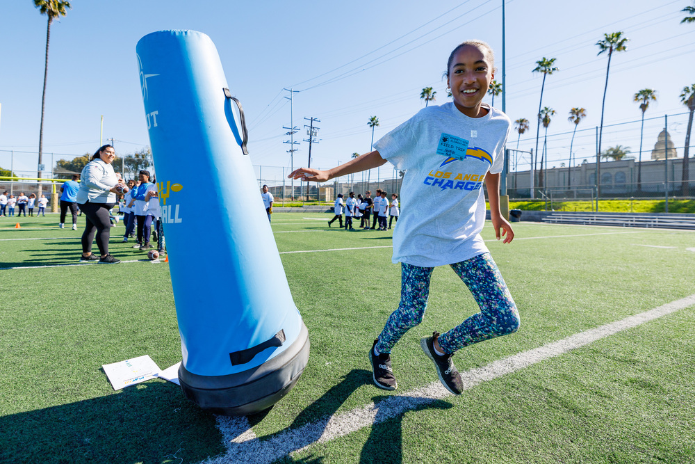 Οι Los Angeles Chargers και το NFL Flag Football ταξιδεύουν στη Σαντορίνη