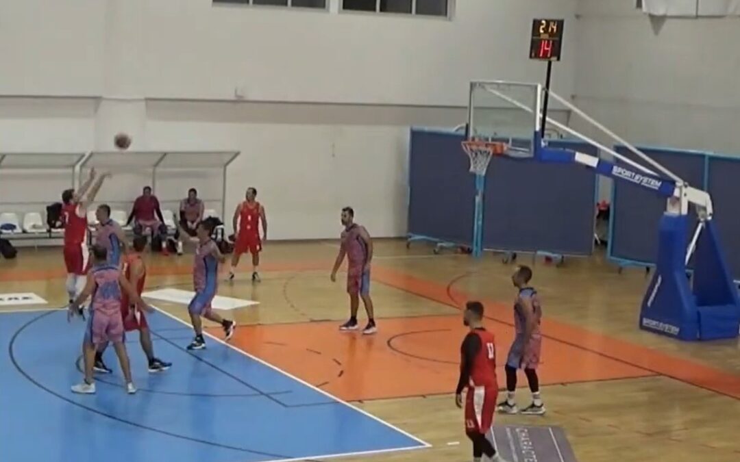 Τριπλή ισοβαθμία στην… κορυφή της «Santorini Basketball League»